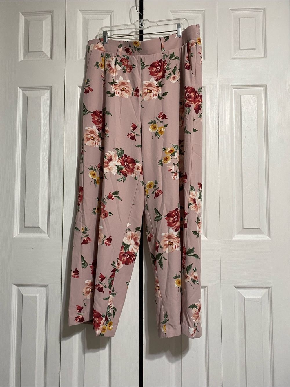 Torrid dusty rose floral lightweight pants slacks trousers size 2